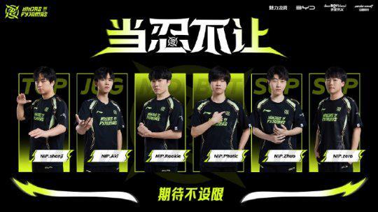 其中的塞维 其中的塞维